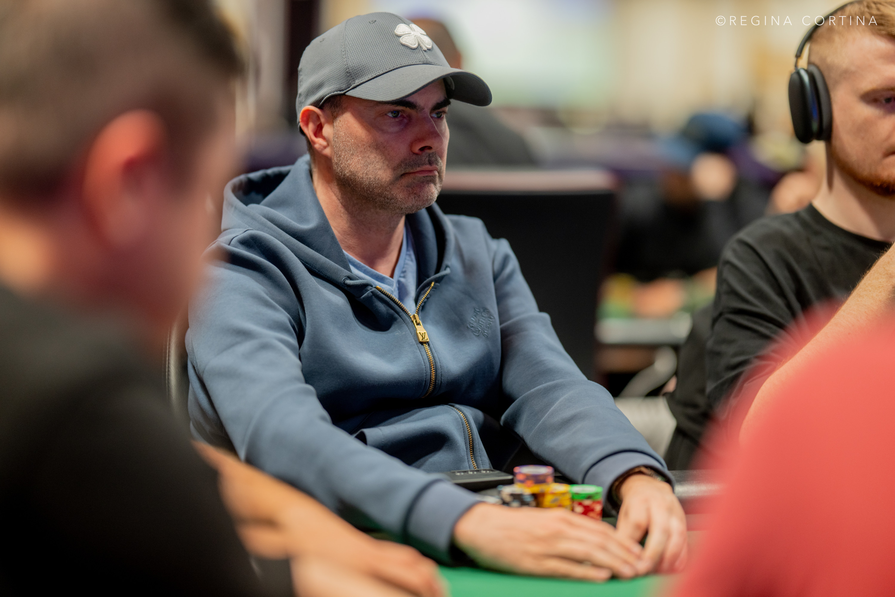 三方豪赌！WSOP 主赛事首日就上演百万大盲注对决 - 问鼎娱乐平台