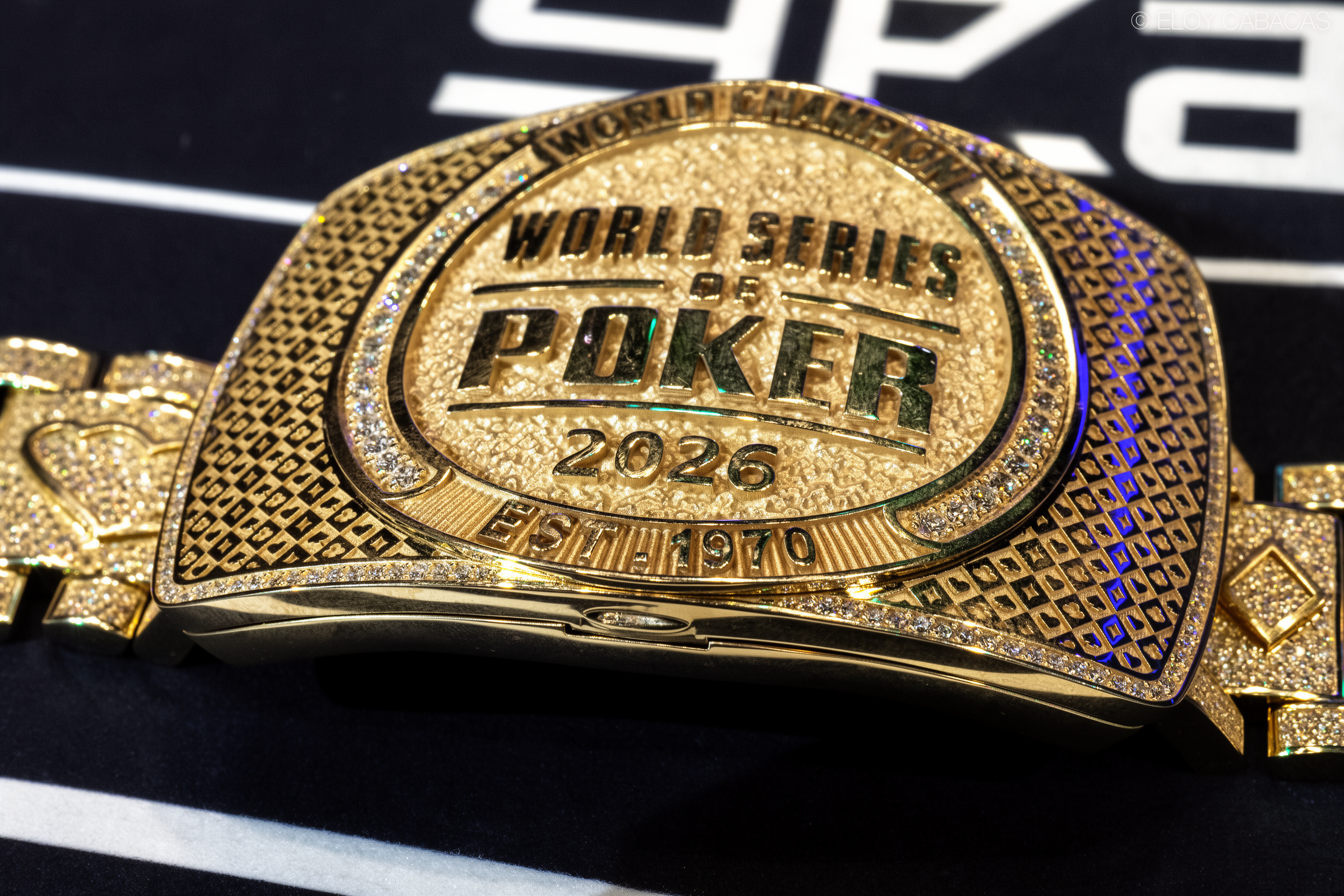 WSOP 主赛事首日淘汰战：六高底牌玩家豪赌全军覆没的心理博弈解析 - 问鼎娱乐下载